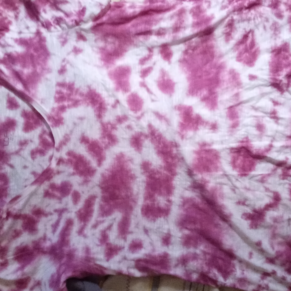 Pink and White LOFT t shirt sizeL